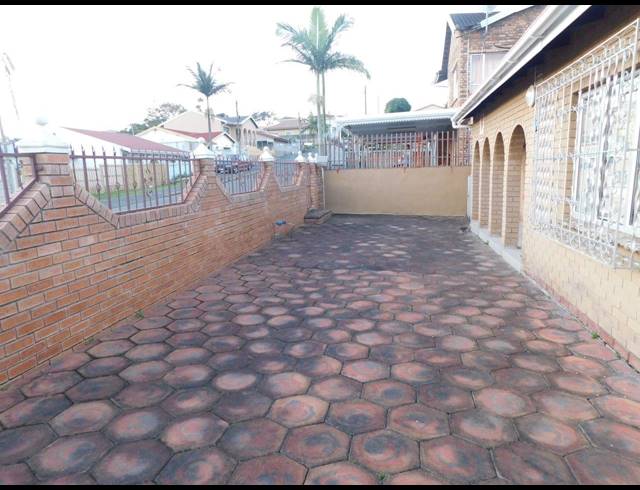 3 BEDROOM HOUSE TO LET IN BAYVIEW